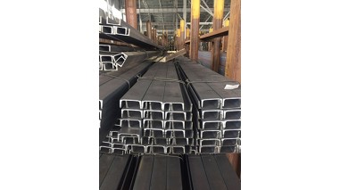 Швеллер нержавеющий 100x46x4,5 мм 10П AISI 304 DIN 1026-1 фото