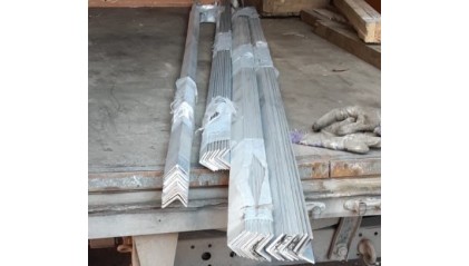 уголок алюминиевый равнополочный 25x25х2 мм АД31Т купить в Воронеже