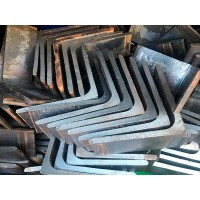 Уголок стальной гнутый равнополочный 40x40x2,5 мм 08пс ГОСТ 19771-93